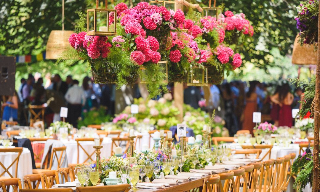 Floral arrangements with suspended lighting