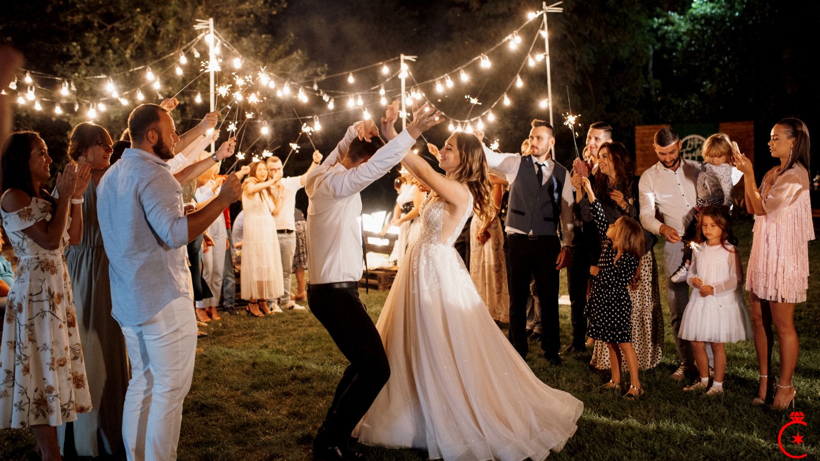 Chicago wedding DJ trends that fill dance floors